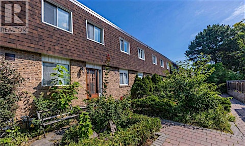#17-17 The Carriage Way, Markham, ON, L3T 4V1
