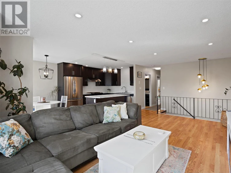 357 Waddington Drive, Kamloops, BC, V2E 1S3 - 12