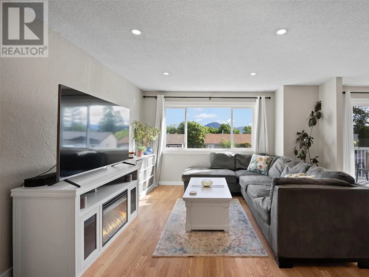 357 Waddington Drive, Kamloops, BC, V2E 1S3 - 9