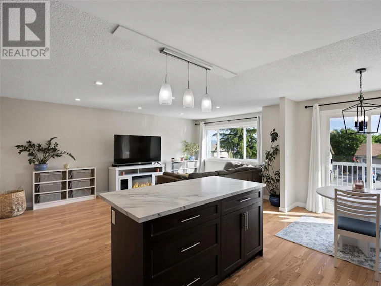 357 Waddington Drive, Kamloops, BC, V2E 1S3 - 16
