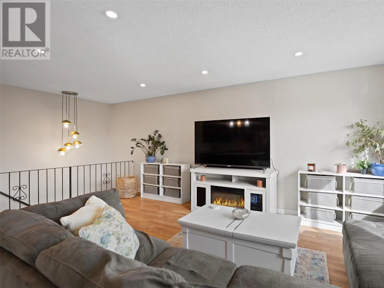357 Waddington Drive, Kamloops, BC, V2E 1S3 - 11