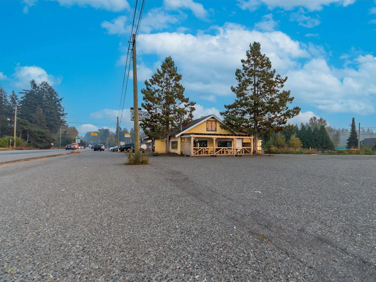23904 Fraser Highway, Langley, BC, V2Z 2K8 - 2
