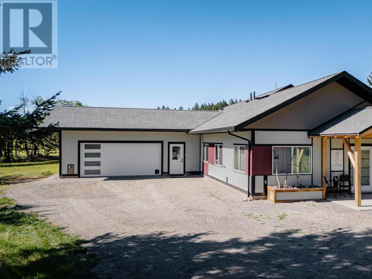5070 Kinncum Place, 108 Mile Ranch, BC, V0K 2Z0 - 5