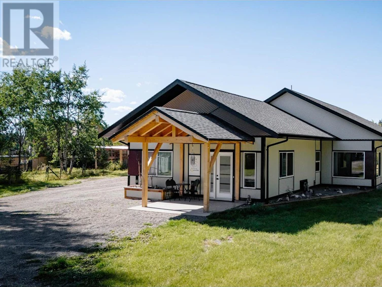 5070 Kinncum Place, 108 Mile Ranch, BC, V0K 2Z0 - 7
