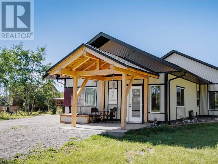 5070 Kinncum Place, 108 Mile Ranch, BC, V0K 2Z0 - 3