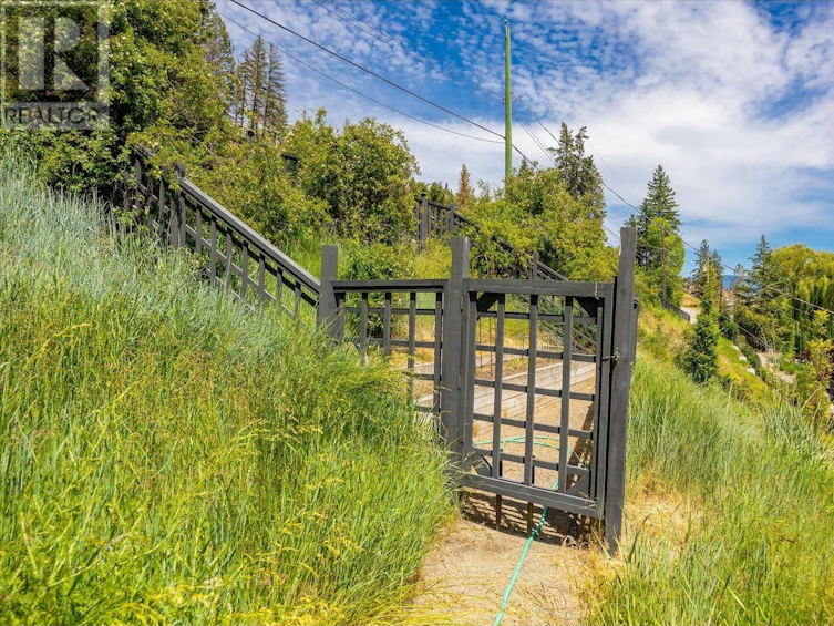 667 South Westside Road, West Kelowna, BC, V7Y 1A1 - 12