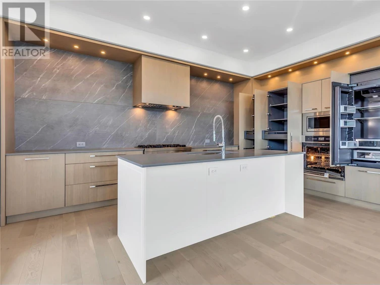 601-3389 Lakeshore Road, Kelowna, BC, V1W 0G5 - 44