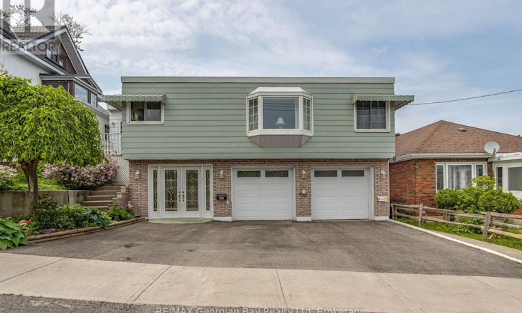 586 Dominion Avenue