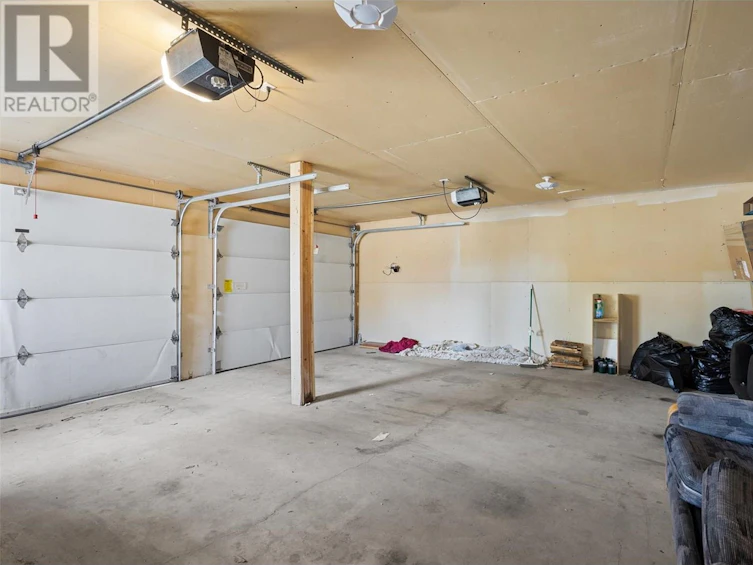 587 Monarch Drive, Kamloops, BC, V2E 2L9 - 42