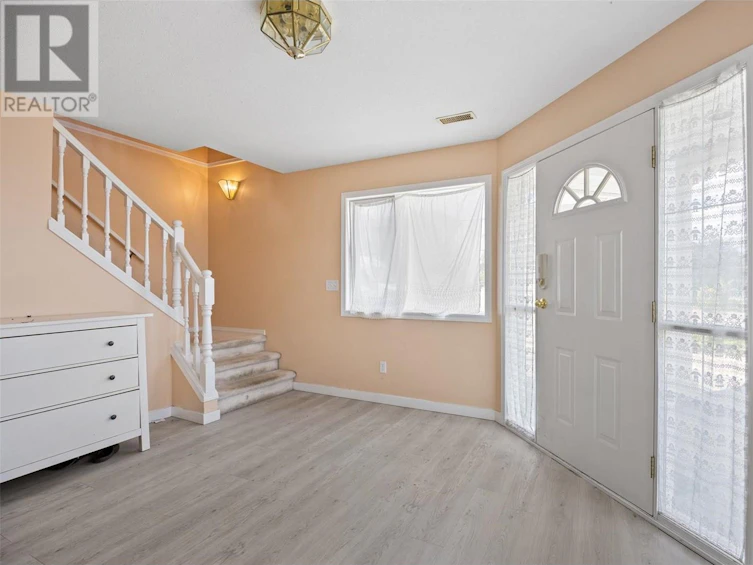 587 Monarch Drive, Kamloops, BC, V2E 2L9 - 6