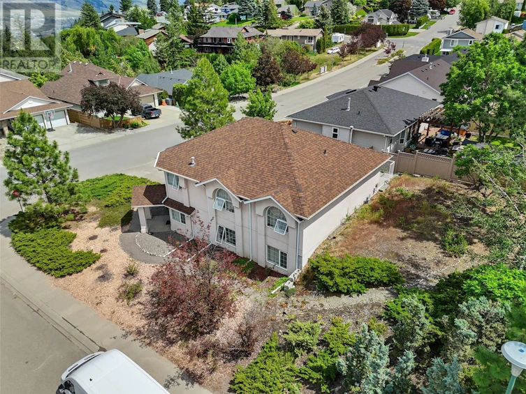 587 Monarch Drive, Kamloops, BC, V2E 2L9 - 2
