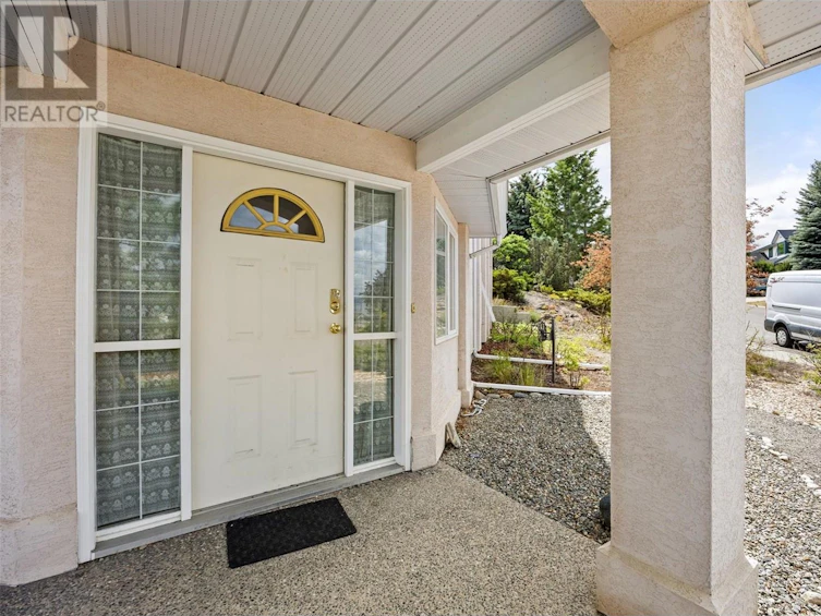 587 Monarch Drive, Kamloops, BC, V2E 2L9 - 5