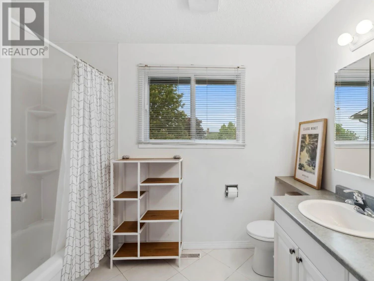 125 Monmouth Drive, Kamloops, BC, V2E 1L8 - 30