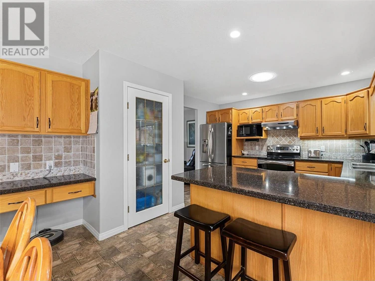 5805 Richfield Drive, Vernon, BC, V1H 1A7 - 9