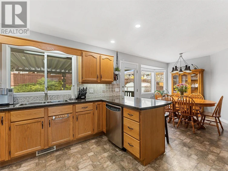 5805 Richfield Drive, Vernon, BC, V1H 1A7 - 10