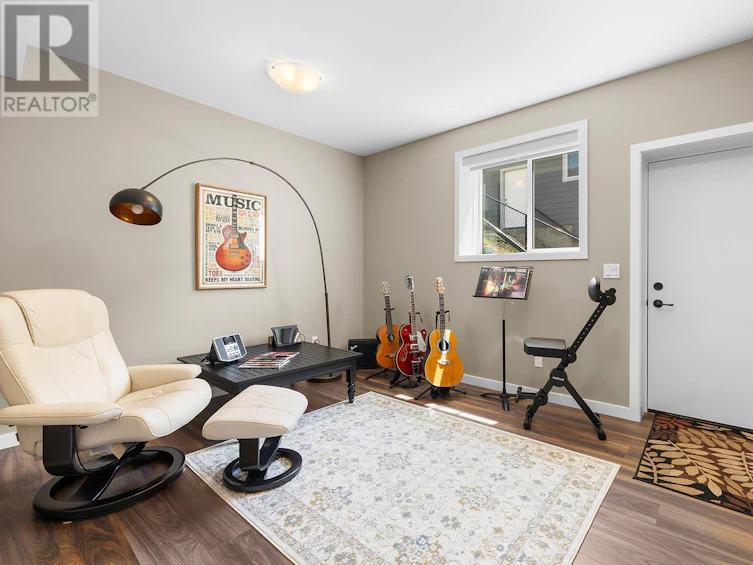 6658 Blackcomb Way, Vernon, BC, V1B 4E1 - 40