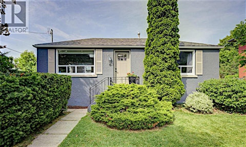 6 Lloyd George Avenue, Toronto, ON, M8W 3W4