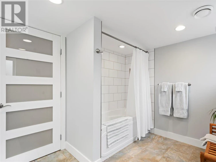 403 Windsor Avenue, Penticton, BC, V2A 2K5 - 44