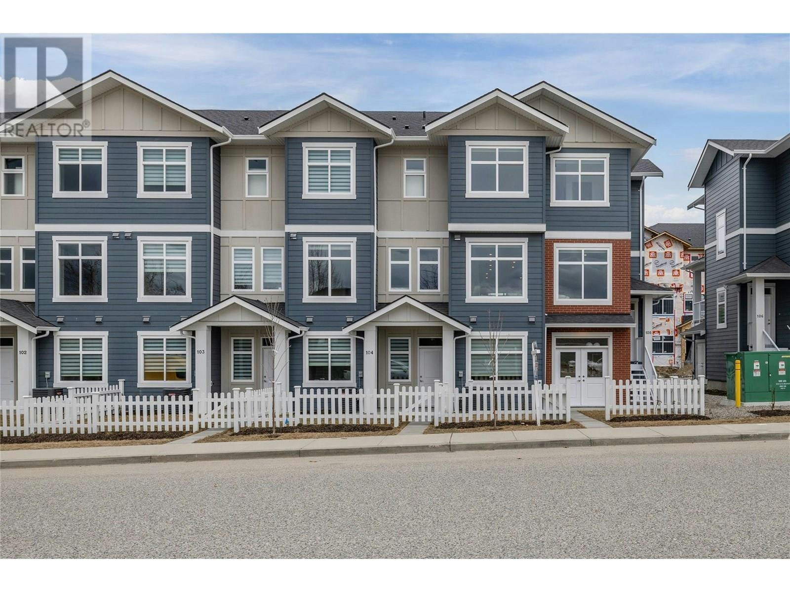 105-5300 Main Street, Kelowna, BC, V1W 0C1