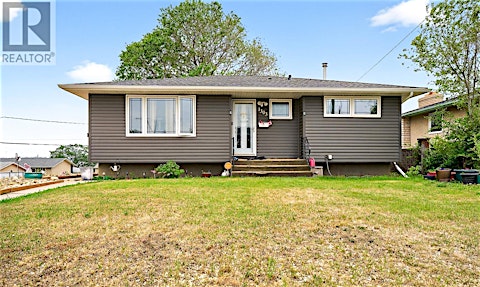 1303 Athabasca Street W, Moose Jaw, SK, S6H 6C8