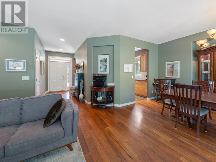 4182 South Gallaghers Boulevard, Kelowna, BC, V1V 4X2 - 5