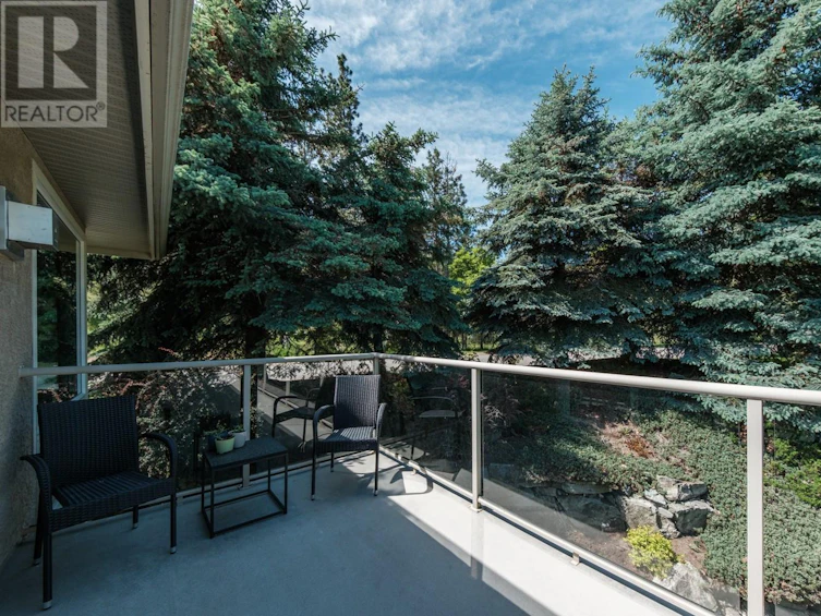 4182 South Gallaghers Boulevard, Kelowna, BC, V1V 4X2 - 10