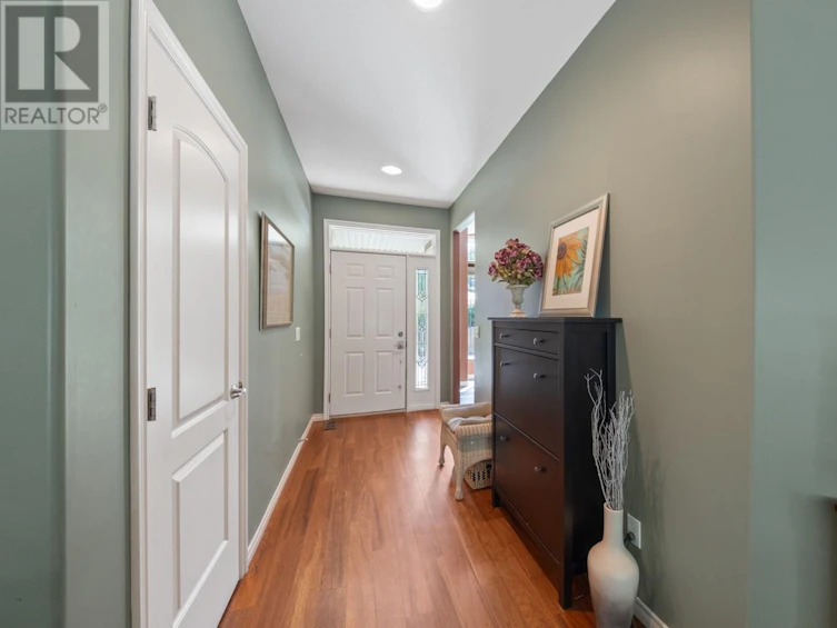 4182 South Gallaghers Boulevard, Kelowna, BC, V1V 4X2 - 4