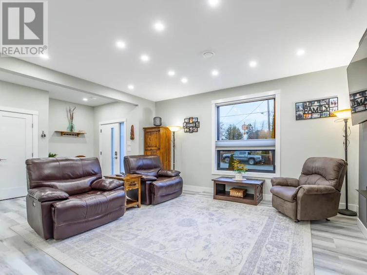 445 Ritchie Avenue, Naramata, BC, V0H 1N0 - 12
