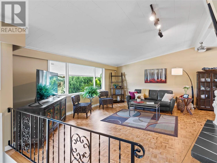1720 Fleetwood Avenue, Kamloops, BC, V2B 4R3 - 4