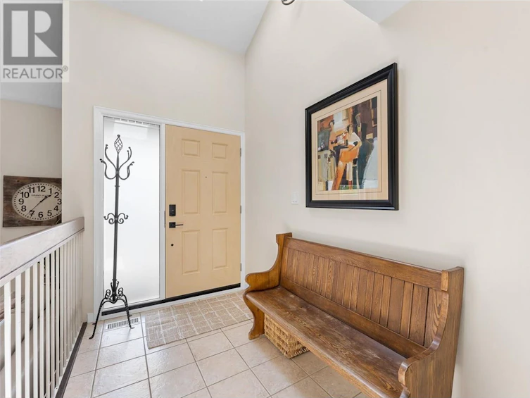420 West Avenue, Kelowna, BC, V1Y 4Z2 - 5