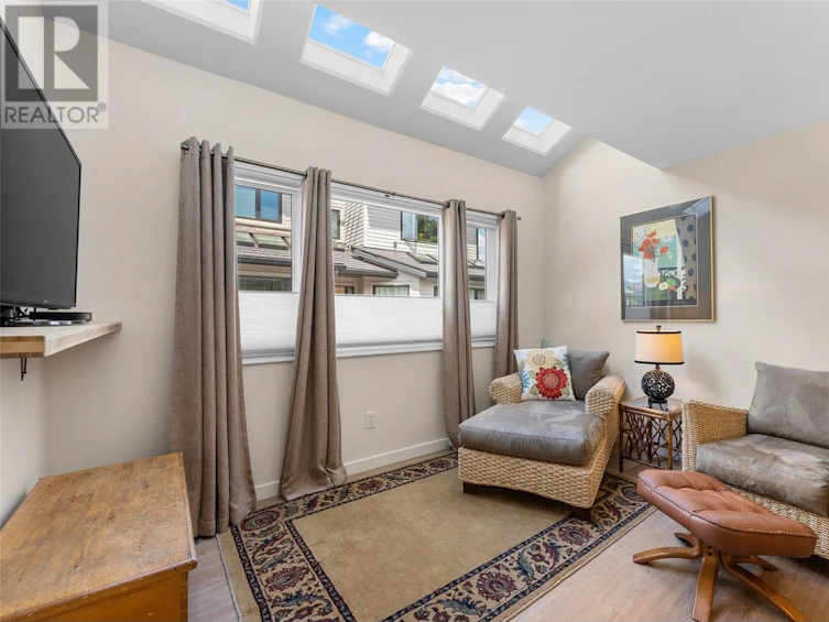 420 West Avenue, Kelowna, BC, V1Y 4Z2 - 21