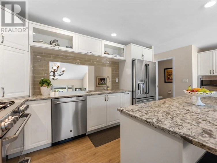 420 West Avenue, Kelowna, BC, V1Y 4Z2 - 20