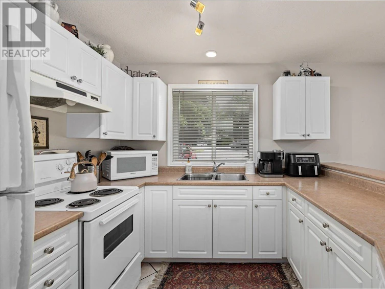 1404 Inkar Road, Kelowna, BC, V1Y 8H7 - 7