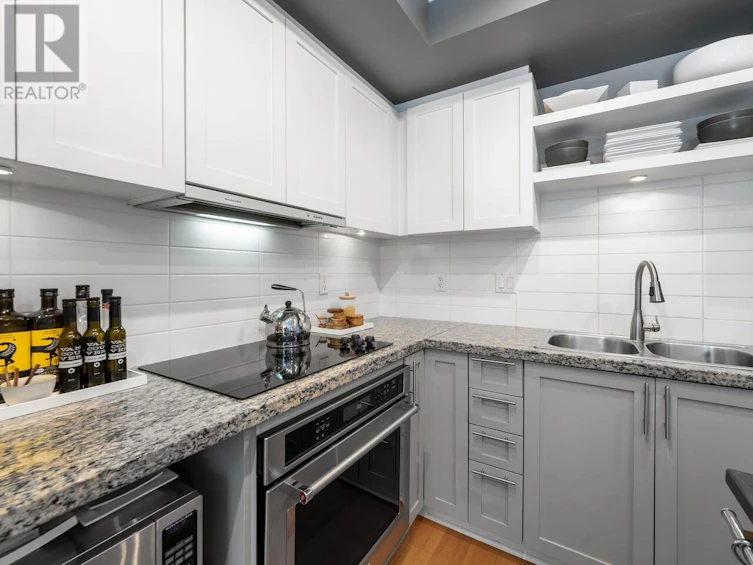 323-2268 West Broadway Street, Vancouver, BC, V6K 0B2 - 10