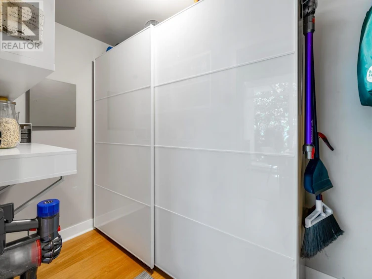 323-2268 West Broadway Street, Vancouver, BC, V6K 0B2 - 6