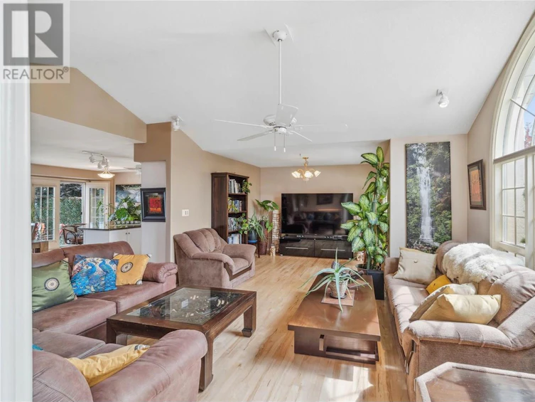1840 Mckinley Court, Kamloops, BC, V2E 2L9 - 4