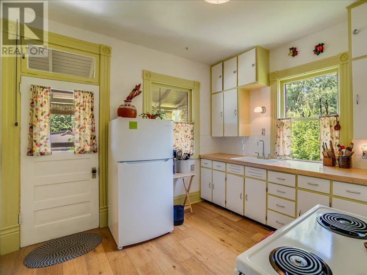 723 Latimer Street, Nelson, BC, V1L 4V5 - 17