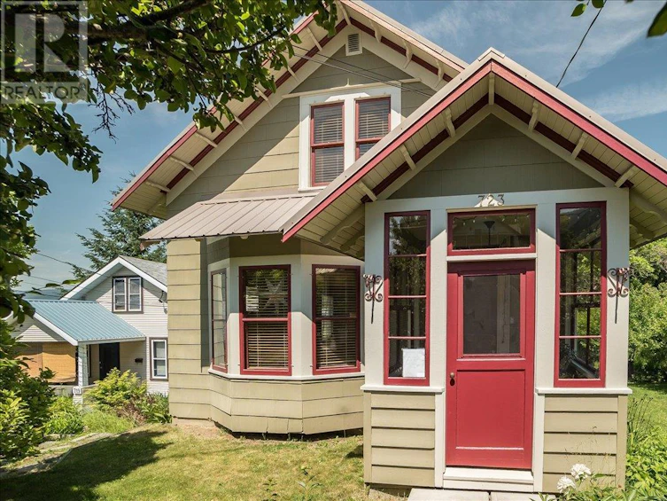 723 Latimer Street, Nelson, BC, V1L 4V5 - 2