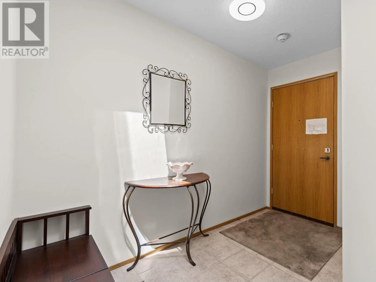 309-2110 Hoy Street, Kelowna, BC, V1Y 8S8 - 2