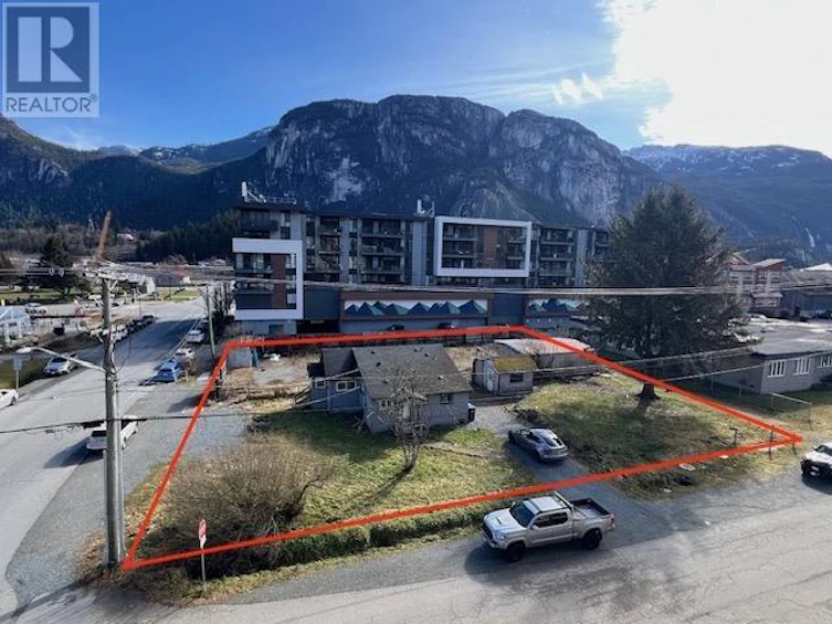 1358-1366 Main Street, Squamish, BC, V8B 0A9