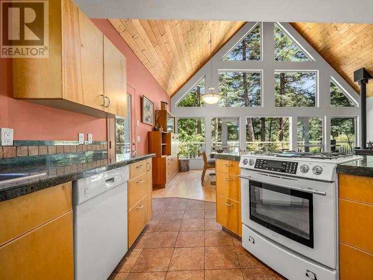 5455 Porpoise Crescent, Hornby Island, BC, V0R 1Z0 - 11