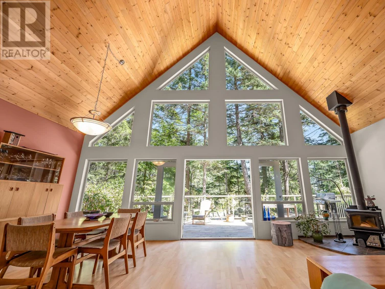 5455 Porpoise Crescent, Hornby Island, BC, V0R 1Z0 - 2