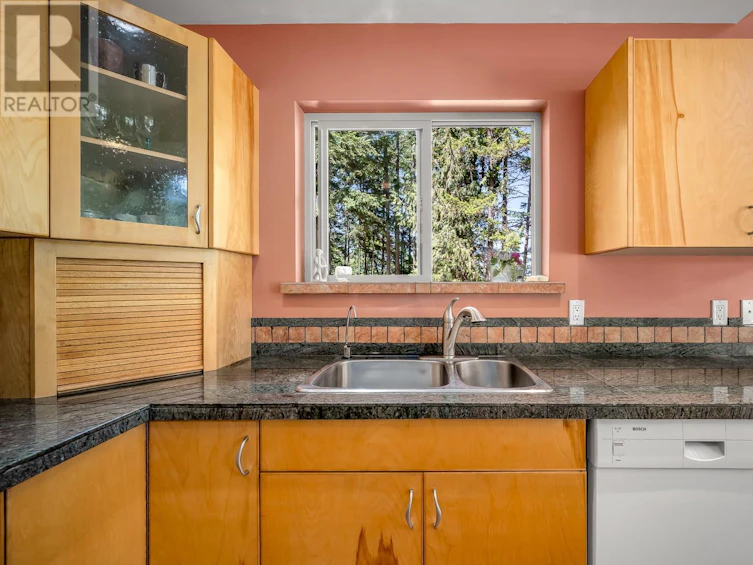 5455 Porpoise Crescent, Hornby Island, BC, V0R 1Z0 - 10