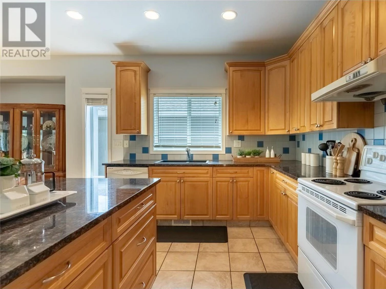 3727 Overlander Drive, Kamloops, BC, V2B 8M4 - 9