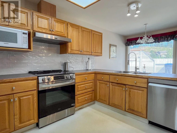 501 Stanley Crescent, Kelowna, BC, V1W 4L8 - 6