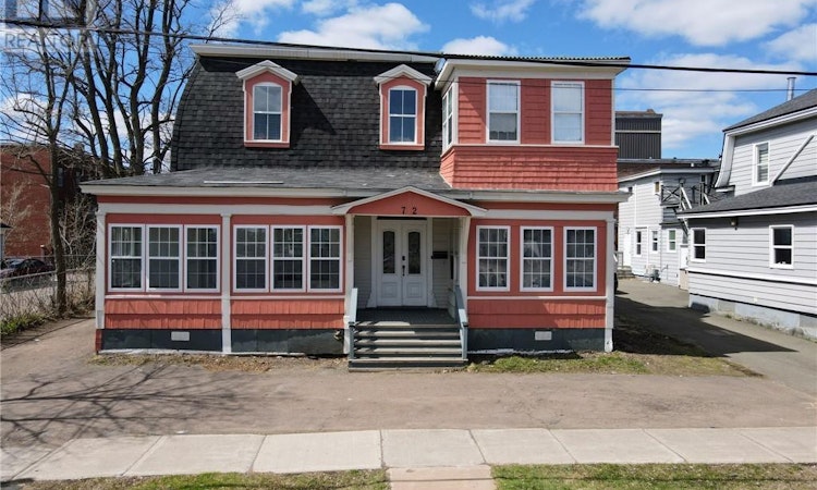 72 Botsford