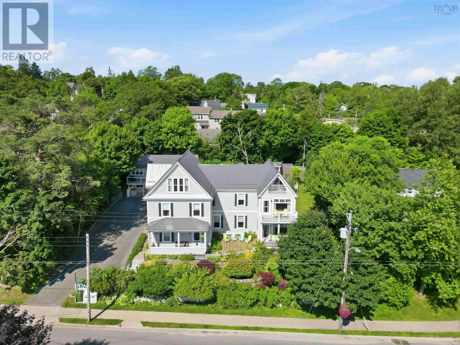 123 Duke Street, Chester, NS, B0J 1J0