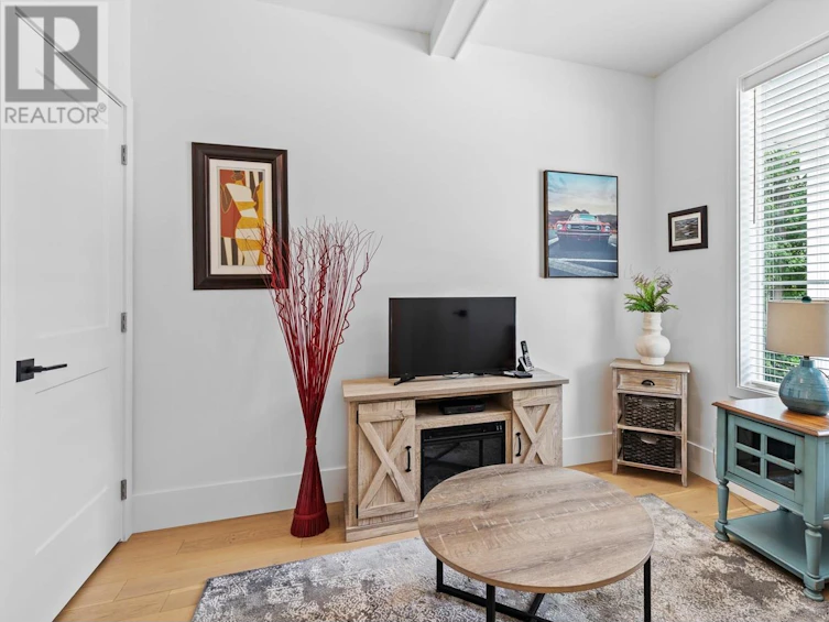 5720 Century Street, Summerland, BC, V0H 1Z1 - 3