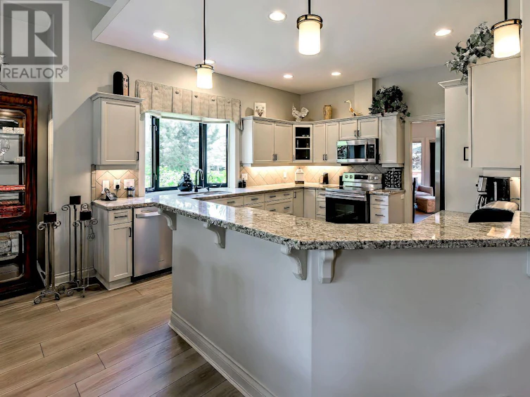 18-4100 Gallaghers Parkland Drive, Kelowna, BC, V1W 3Z8 - 18