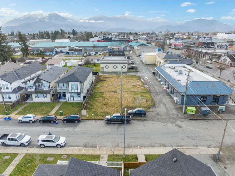 46004 Fourth Avenue, Chilliwack, BC, V2P 1N1 - 3